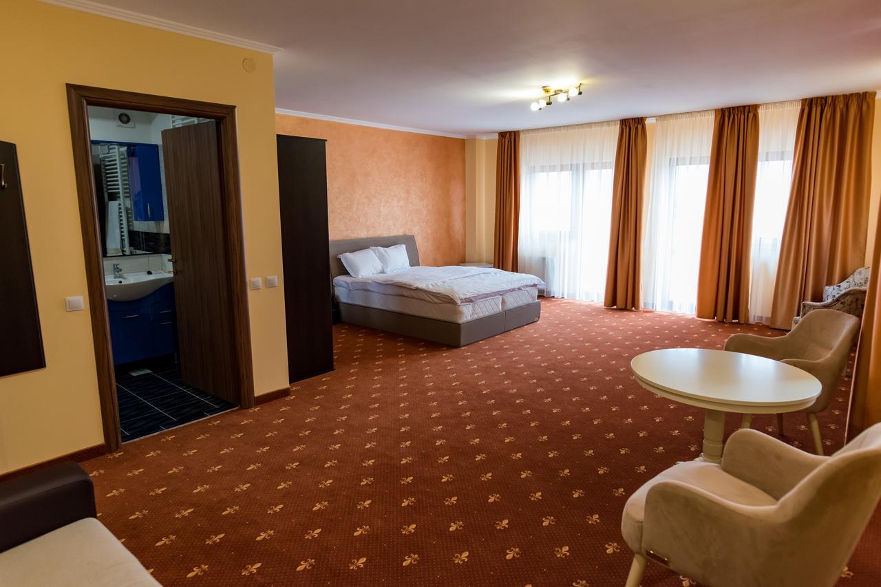 Hotel Monte Carlo Reghin Exterior foto